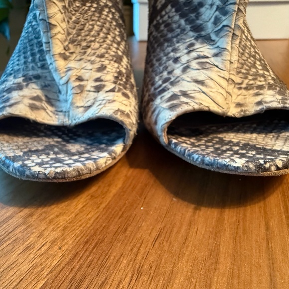 Barneys New York - Python print open toe booties - size 39 - Picture 5 of 7